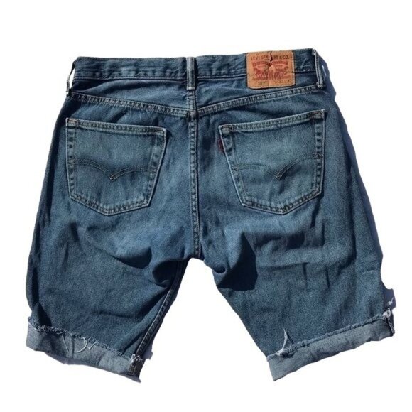 Levi’s 569 Relaxed Fit Jean Shorts 32 Waist Cut offs - Picture 2 of 6